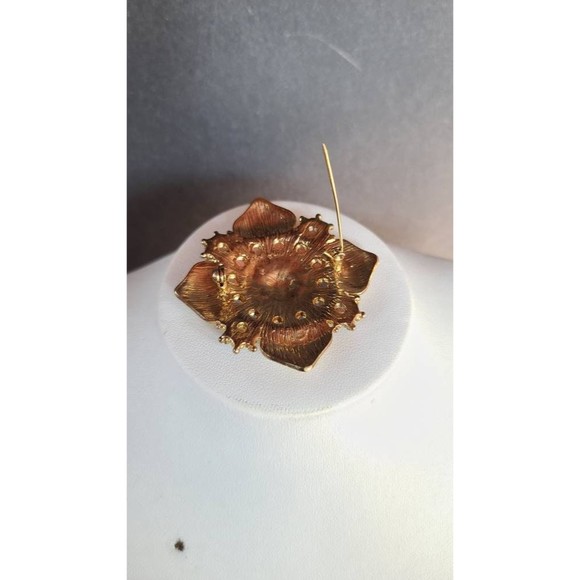 Rhinestone and Enamel Floral Brooch - Picture 10 of 10